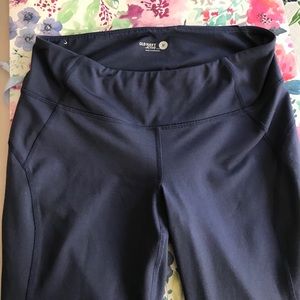 Old Navy active capri scrunched legging